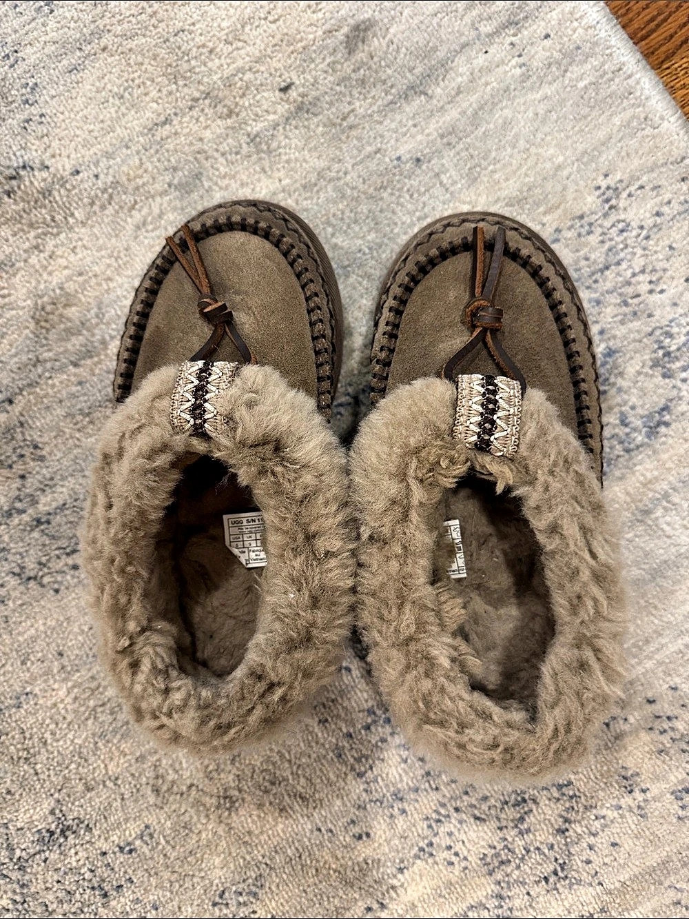 UGG Women's Slippers Brown US 5